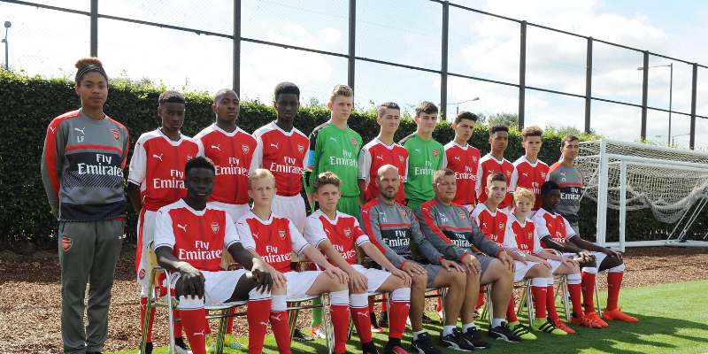 Bukayo Saka tại học viện Arsenal