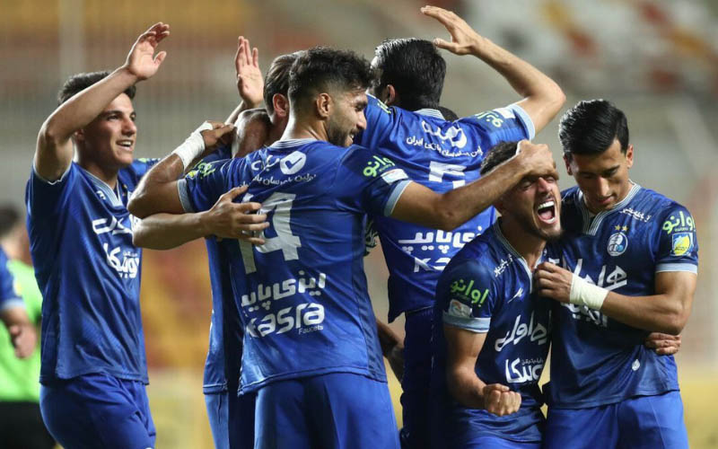 Esteghlal được đông đảo người hâm mộ yêu thích tại Việt Nam