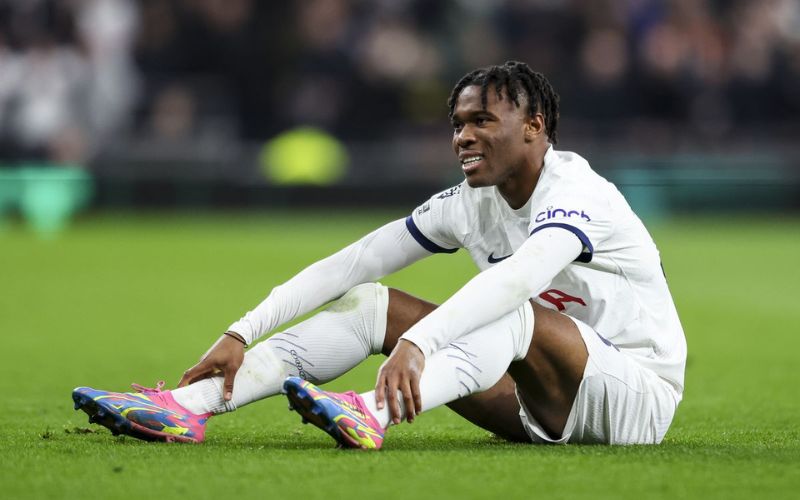 Tương lai rực rỡ chờ đón hậu vệ trái hàng đầu châu Âu