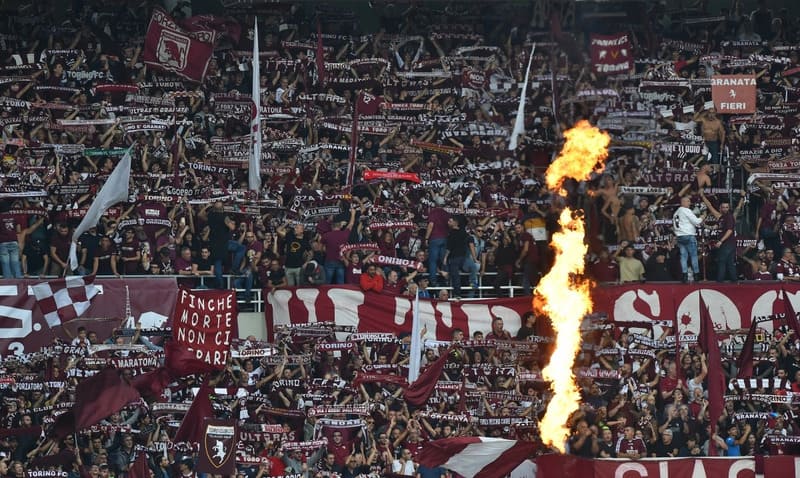 Văn hóa cổ động và sân nhà