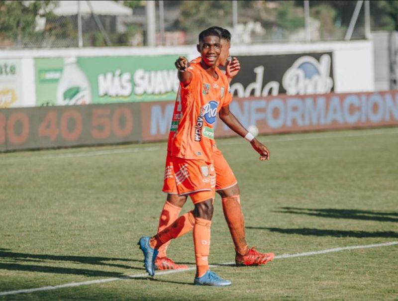 Thi đấu trong màu áo Envigado