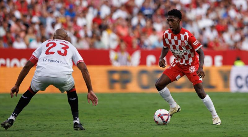 Tốc độ, kỹ thuật và sự sáng tạo là dấu ấn đặc trưng trong lối chơi của Asprilla